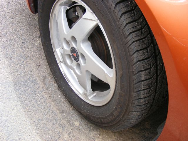 Pontiac Grand Prix 2004 photo 1