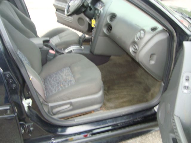 Pontiac Grand Prix 2004 photo 11