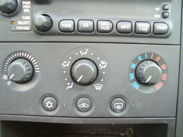 Pontiac Grand Prix 2004 photo 21