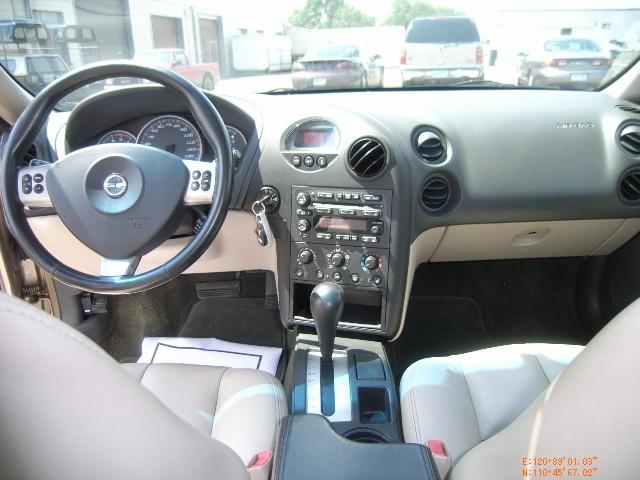 Pontiac Grand Prix 2004 photo 2