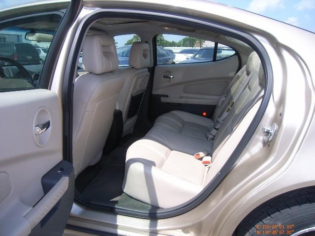Pontiac Grand Prix 2004 photo 3
