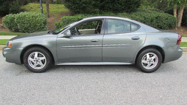 Pontiac Grand Prix 2004 photo 3