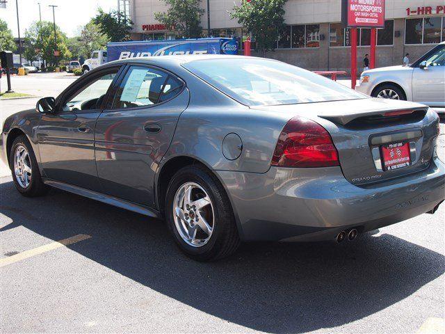 Pontiac Grand Prix 2004 photo 3
