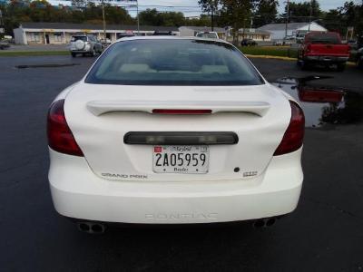 Pontiac Grand Prix 2004 photo 8