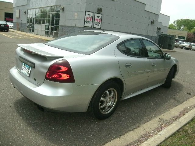 Pontiac Grand Prix 2004 photo 1