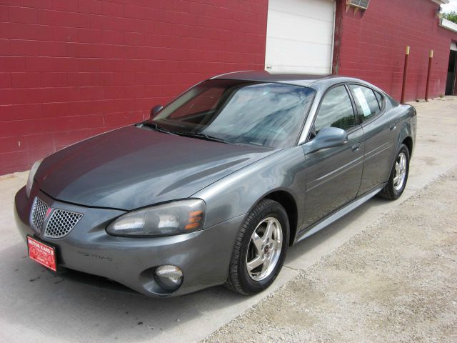 Pontiac Grand Prix 2004 photo 1