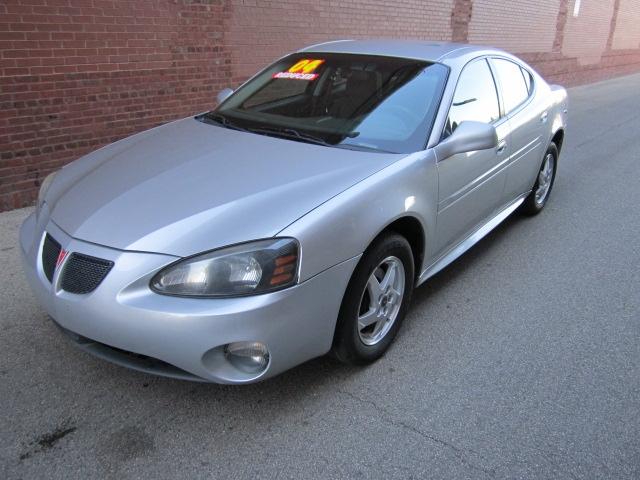 Pontiac Grand Prix 4WD Supercrew Styleside 5-1/2 Ft Box XLT Sedan