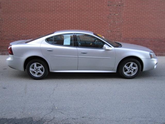 Pontiac Grand Prix 2004 photo 4