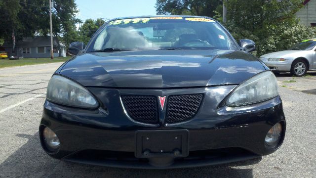 Pontiac Grand Prix 2004 photo 3