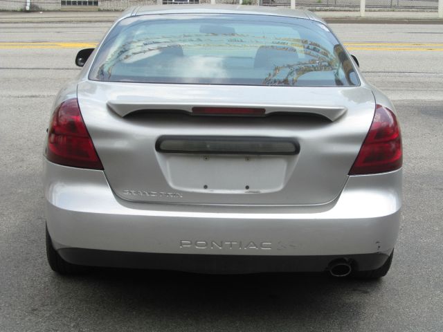 Pontiac Grand Prix 2004 photo 1