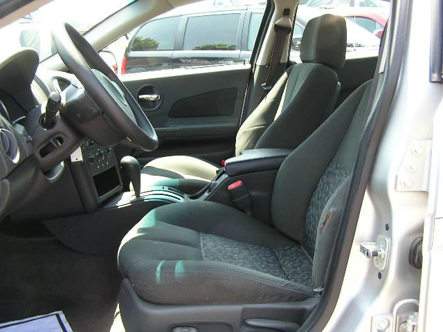 Pontiac Grand Prix 2004 photo 0