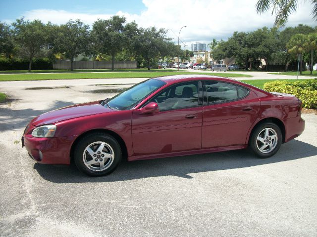 Pontiac Grand Prix 2004 photo 2
