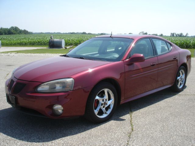Pontiac Grand Prix 2004 photo 2