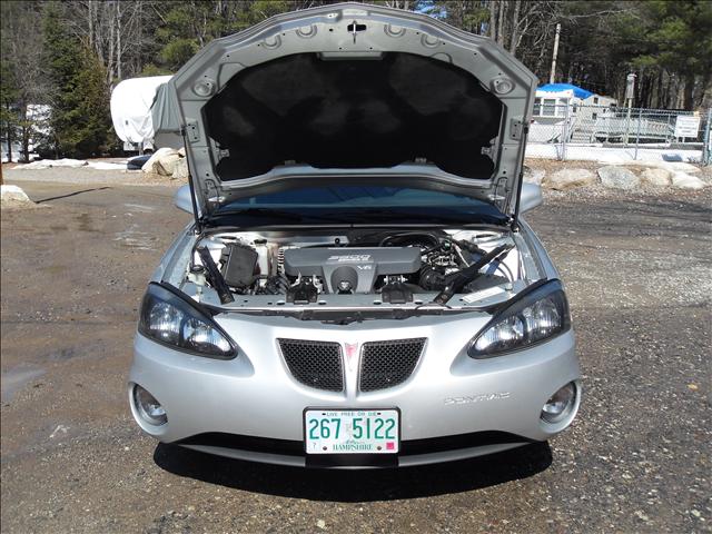 Pontiac Grand Prix 2004 photo 4