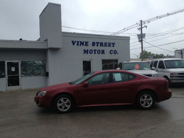 Pontiac Grand Prix 2005 photo 4