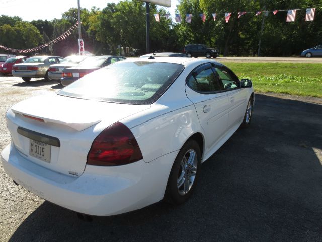 Pontiac Grand Prix 2005 photo 1
