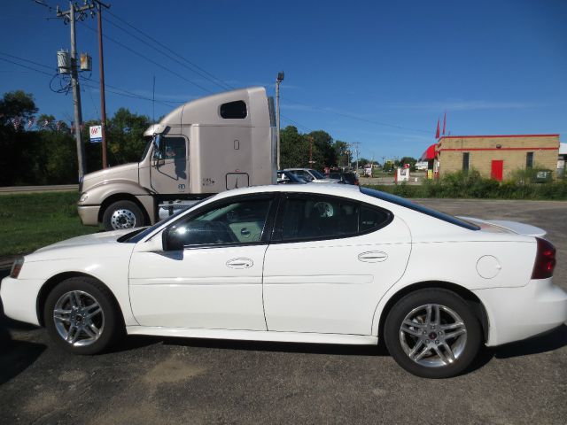 Pontiac Grand Prix 2005 photo 4