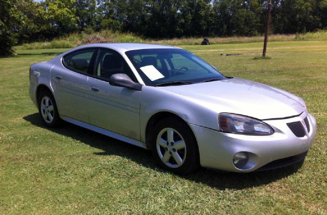 Pontiac Grand Prix 2005 photo 1