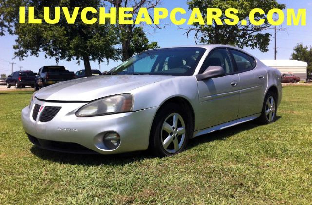 Pontiac Grand Prix 2005 photo 2