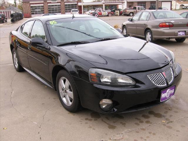 Pontiac Grand Prix 2005 photo 1