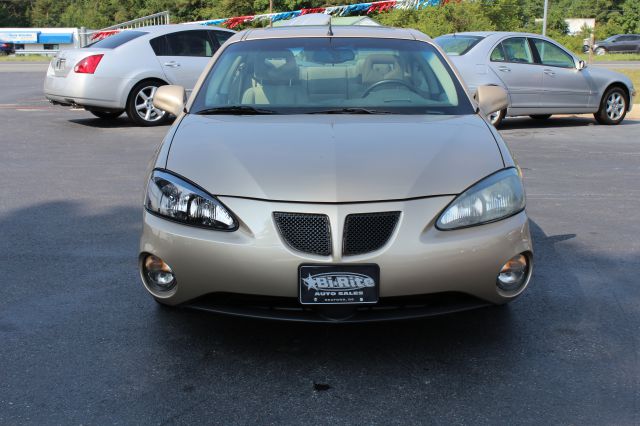 Pontiac Grand Prix 2005 photo 3