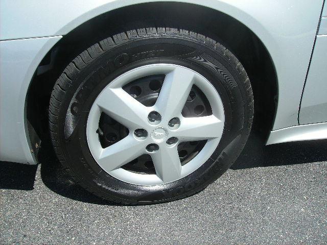 Pontiac Grand Prix 2005 photo 1