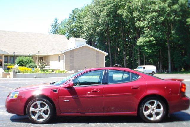 Pontiac Grand Prix 2005 photo 4