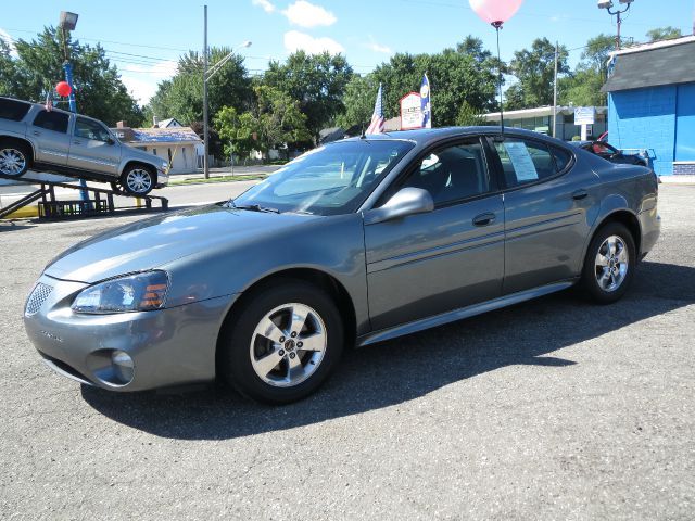 Pontiac Grand Prix 2005 photo 1
