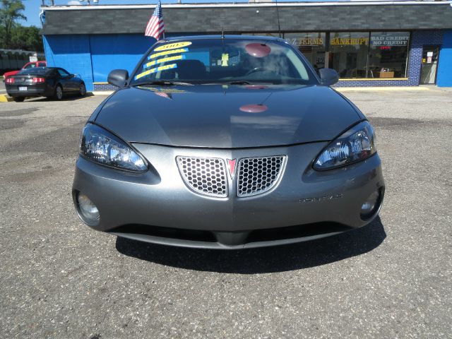 Pontiac Grand Prix 2005 photo 3