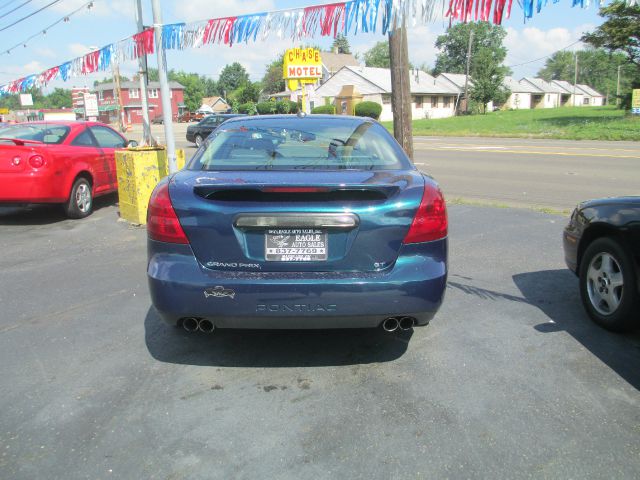 Pontiac Grand Prix 2005 photo 1