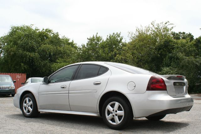 Pontiac Grand Prix 2005 photo 4