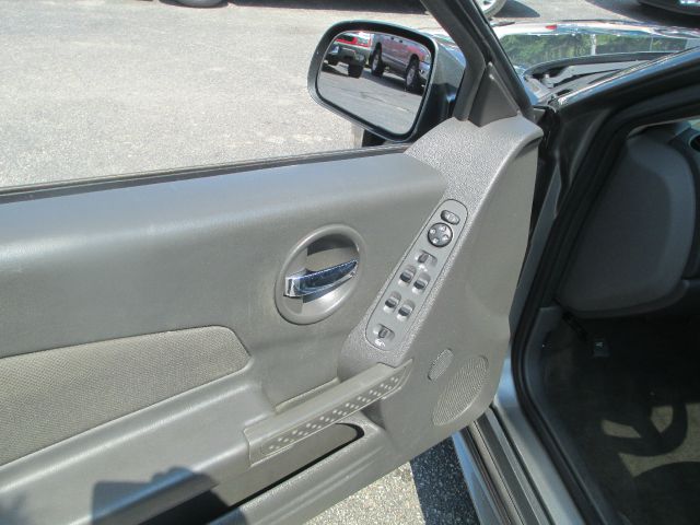 Pontiac Grand Prix 2005 photo 1