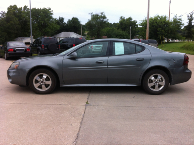 Pontiac Grand Prix 2005 photo 3