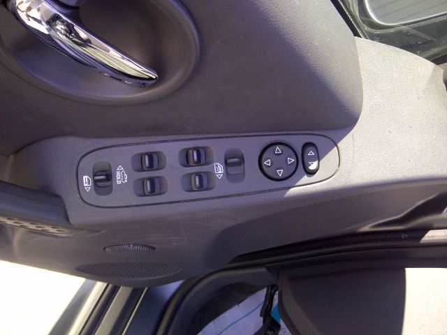 Pontiac Grand Prix Base Sedan