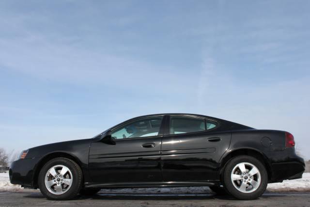 Pontiac Grand Prix 2005 photo 3