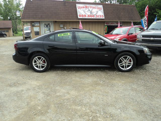 Pontiac Grand Prix 2005 photo 1
