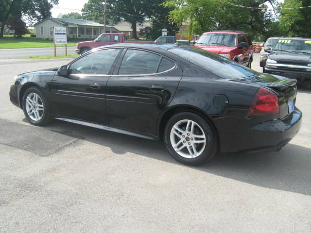 Pontiac Grand Prix 2005 photo 4
