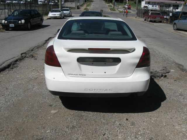 Pontiac Grand Prix 2005 photo 1