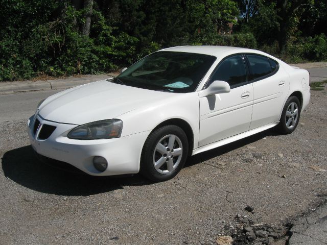 Pontiac Grand Prix 2005 photo 3