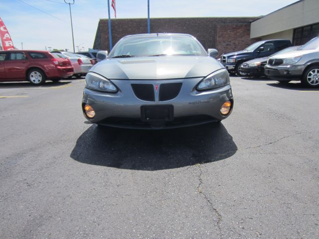 Pontiac Grand Prix 2005 photo 3