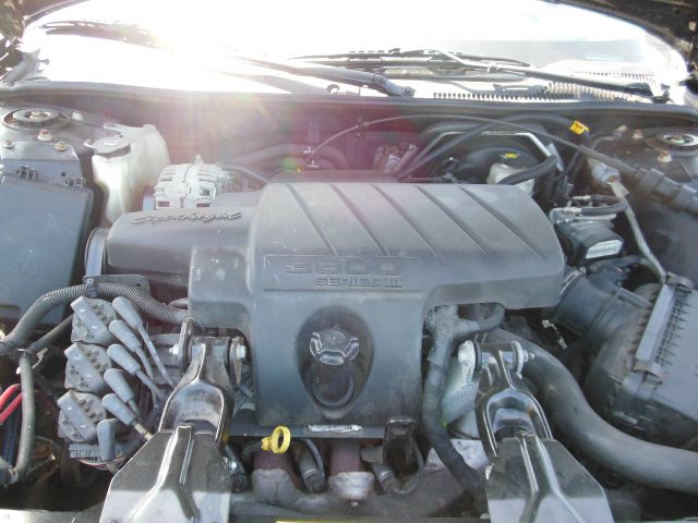 Pontiac Grand Prix 2005 photo 10