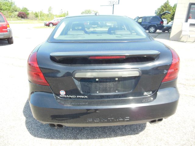 Pontiac Grand Prix 2005 photo 19