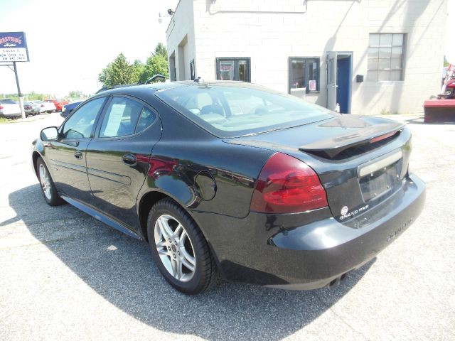 Pontiac Grand Prix 2005 photo 20