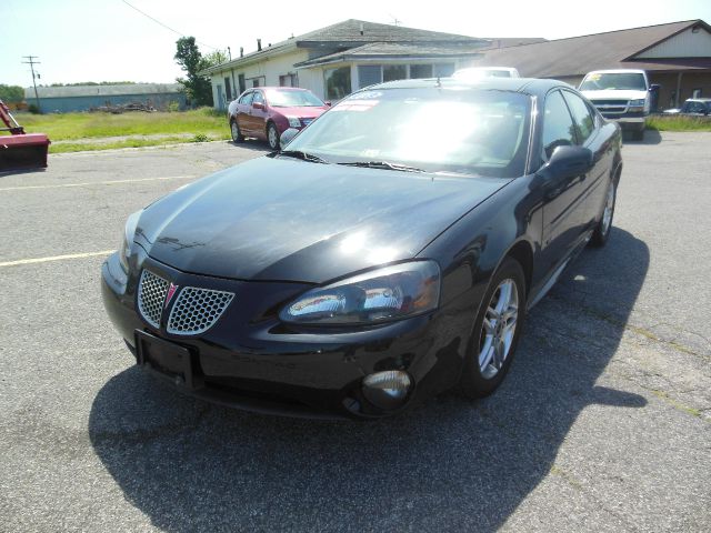 Pontiac Grand Prix 2005 photo 22