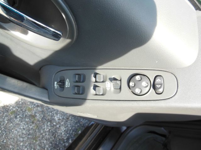 Pontiac Grand Prix 2005 photo 6