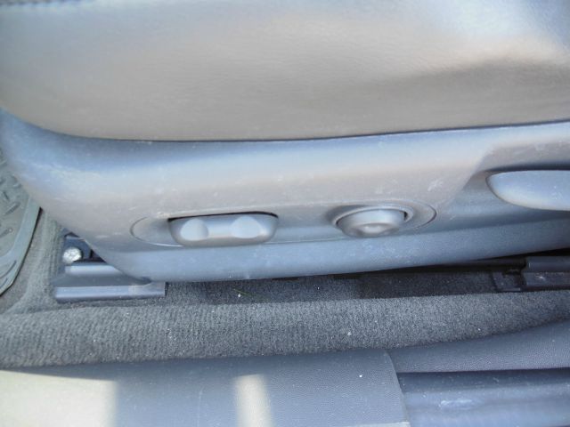 Pontiac Grand Prix 2005 photo 7