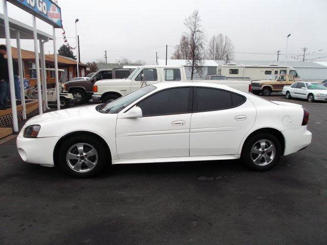 Pontiac Grand Prix 2005 photo 1