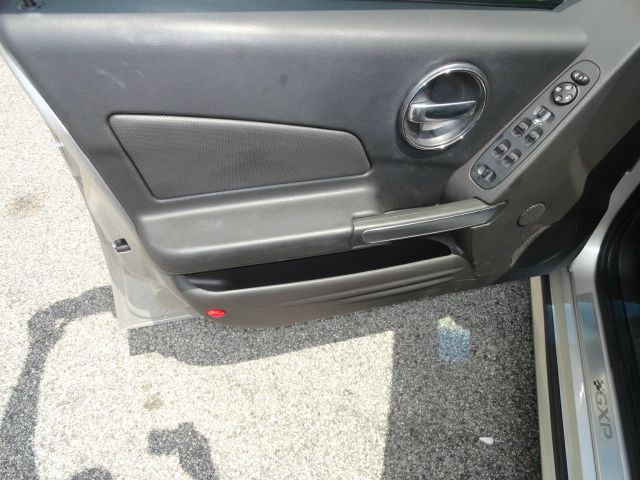 Pontiac Grand Prix 2005 photo 11