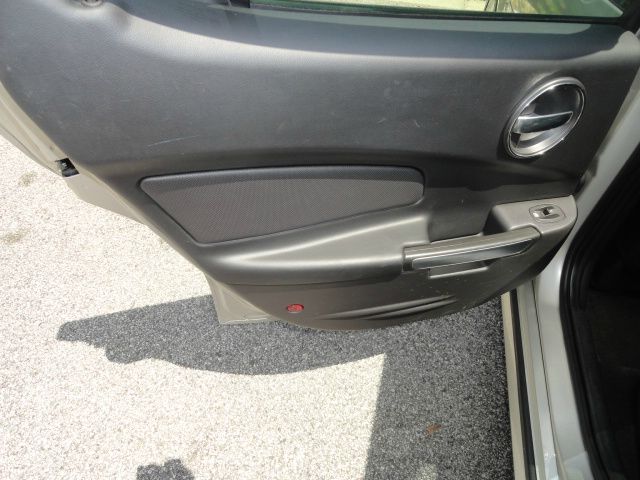 Pontiac Grand Prix 2005 photo 12