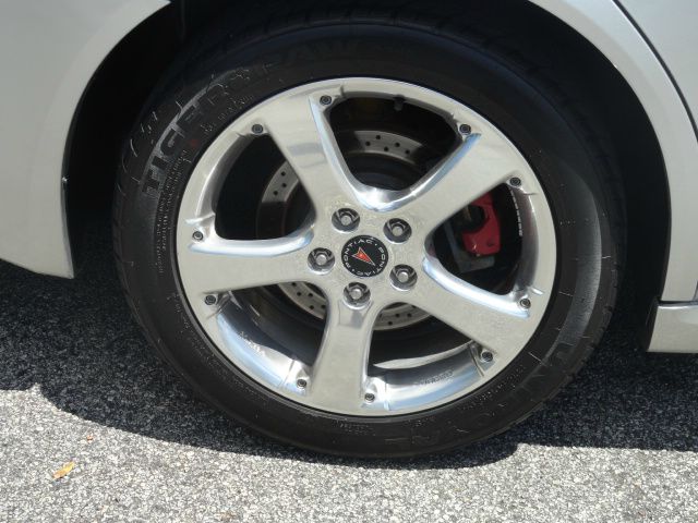 Pontiac Grand Prix 2005 photo 14